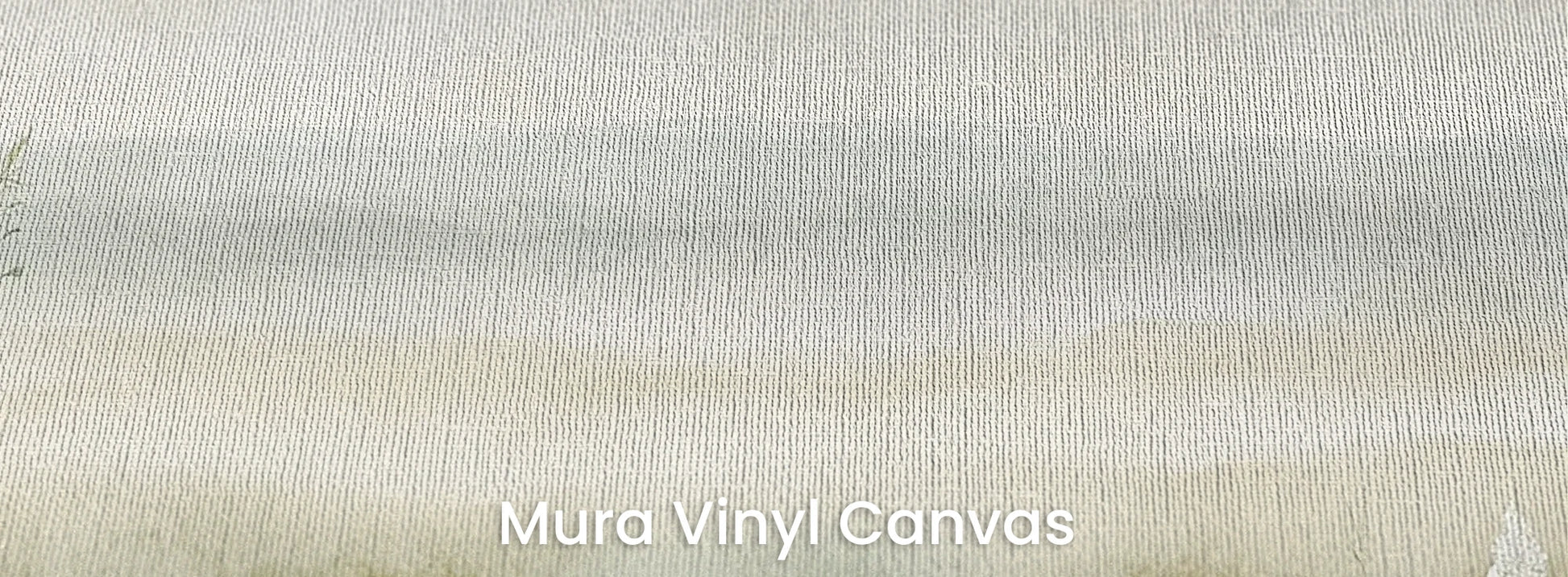 Zbliżenie na fototapetę DAWN'S EMBRACE - tapeta z mglistą łąką i kwiatami na podłożu o fakturze płótna.