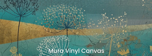 Zbliżenie na fototapetę AMBER WILDSCAPE - tapeta z łąkową panoramą w odcieniach turkusu i złota na podłożu o fakturze płótna.