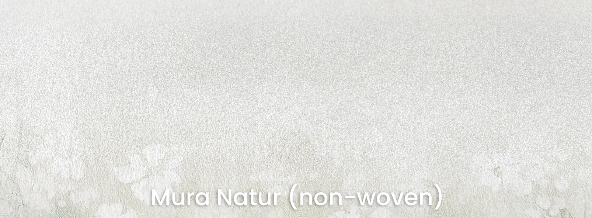 Zbliżenie na fototapetę PEARL MEADOW - tapeta z mglistą łąką w stonowanych beżach na naturalnym podłożu ekologicznym.