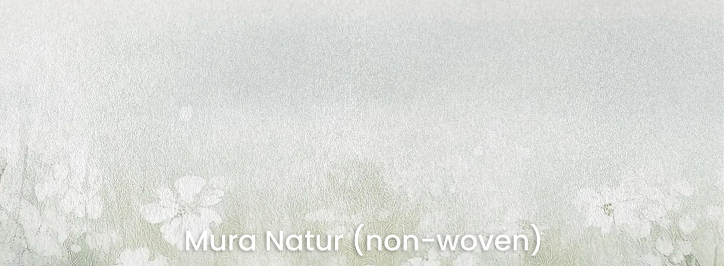 Zbliżenie na fototapetę IVORY WILDFIELDS - tapeta z mglista łąką w delikatnych barwach na naturalnym podłożu ekologicznym.