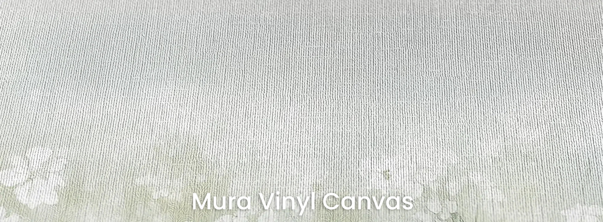 Zbliżenie na fototapetę IVORY WILDFIELDS - tapeta z mglista łąką w delikatnych barwach na podłożu o fakturze płótna.