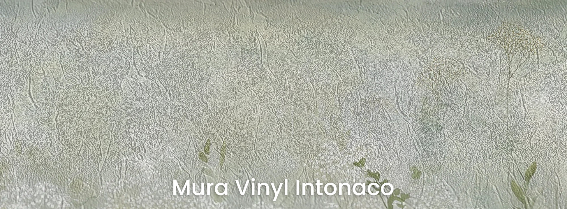 Zbliżenie na fototapetę HORIZON REVERIE - tapeta z delikatną łąką w porannej mgle na podłożu o strukturze tartego tynku.