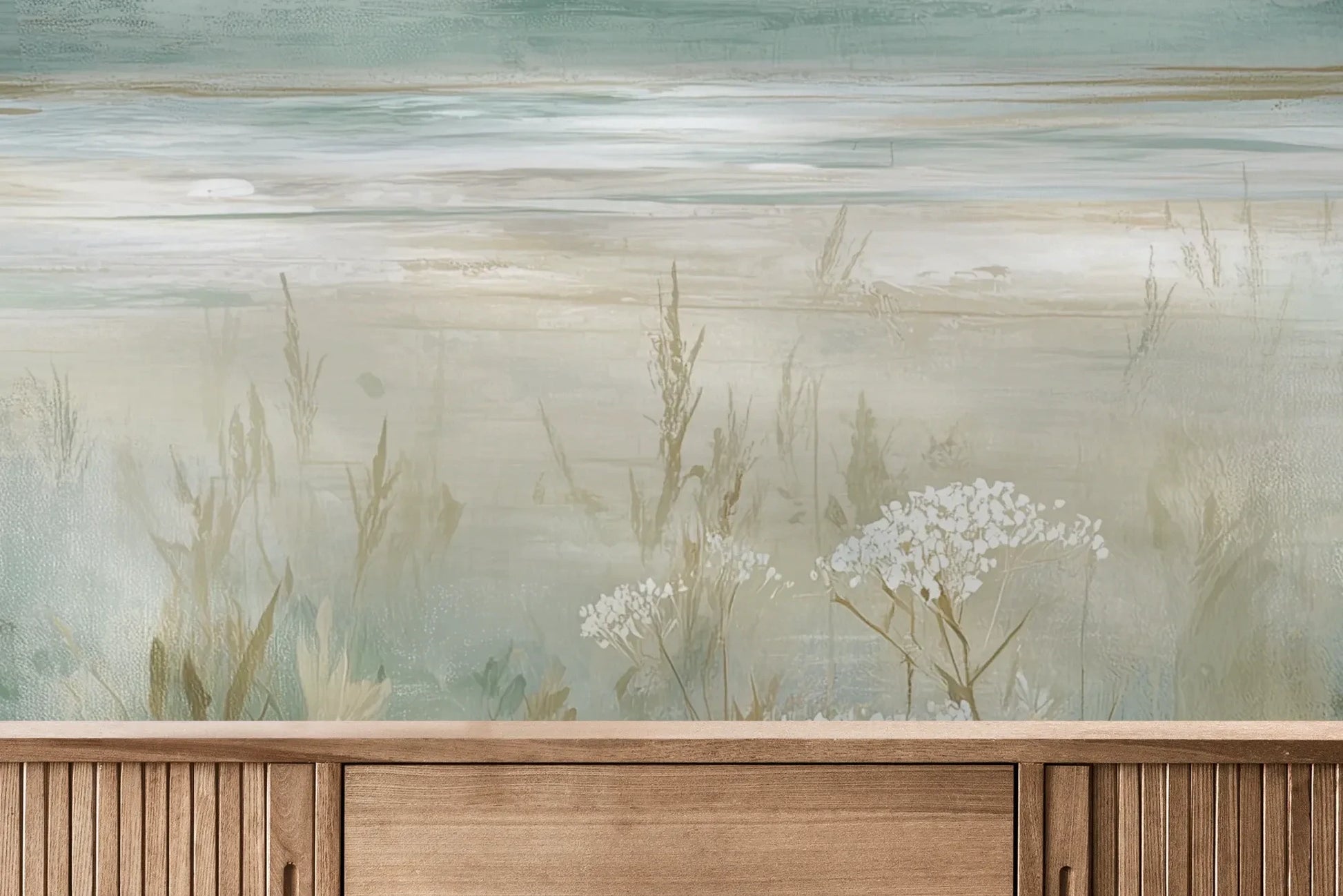 Fototapeta OPALESCENT WILDFIELDS - tapeta z miękkimi akcentami łąki pokazana w aranżacji wnętrza z akcentem na ścianie.