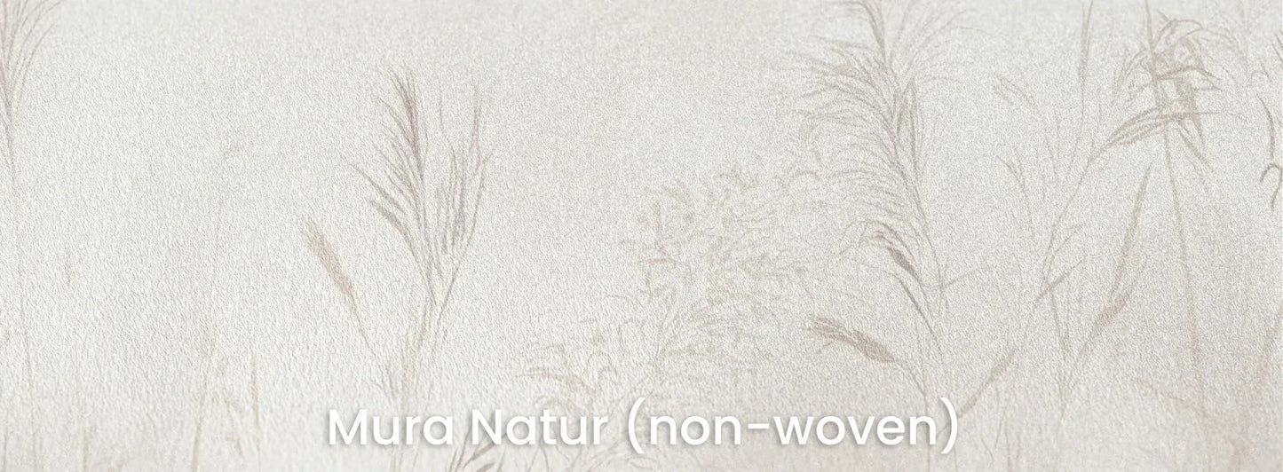 Zbliżenie na fototapetę REED SYMPHONY - tapeta z mglistymi trawami w szarościach na naturalnym podłożu ekologicznym.