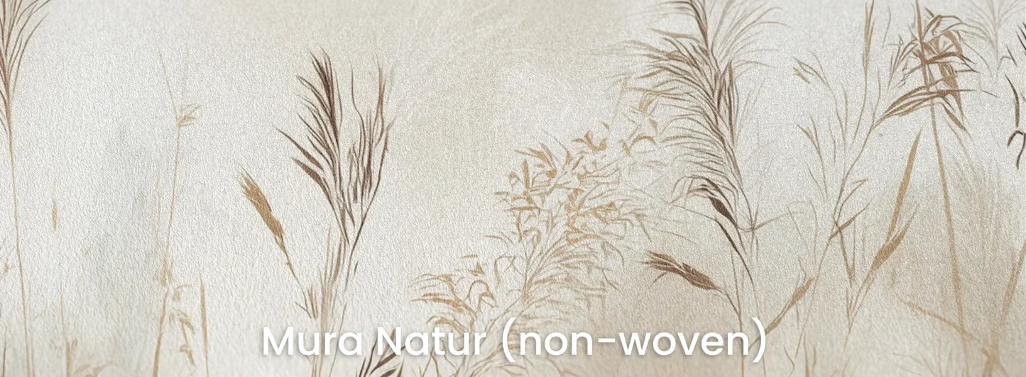 Zbliżenie na fototapetę TRANQUIL ECHOES - tapeta z mglistymi trawami w sepii na naturalnym podłożu ekologicznym.