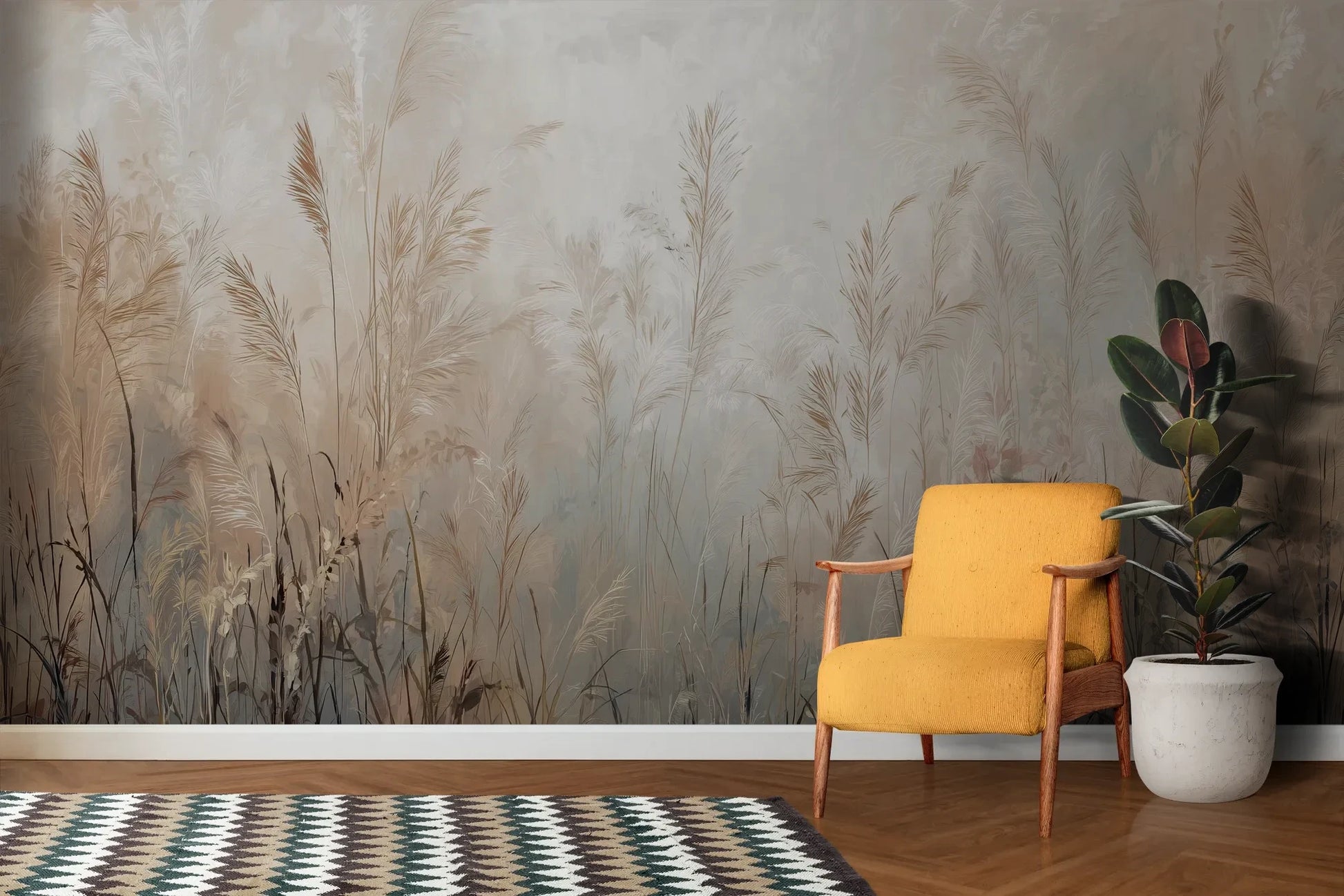 Wzór fototapety FEATHERED SOLACE - tapeta z mglistymi trawami w jasnej tonacji pokazanej w aranżacji salonu.