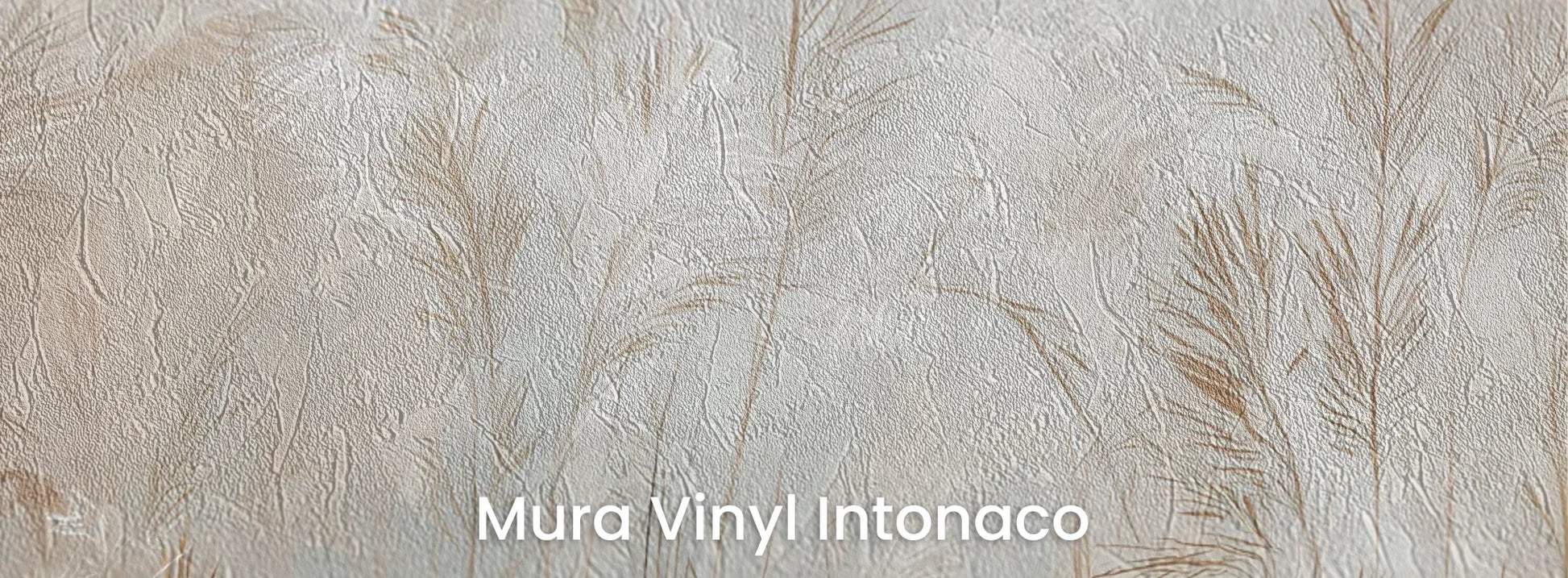 Zbliżenie na fototapetę FEATHERED SOLACE - tapeta z mglistymi trawami w jasnej tonacji na podłożu o strukturze tartego tynku.