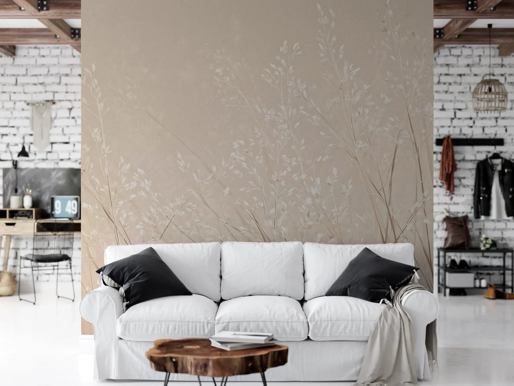 Wzór fototapety DUSTY ROMANCE - tapeta z delikatnymi trawami na beżowym tle pokazanej w aranżacji salonu.