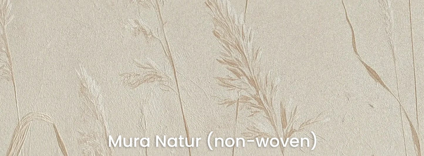 Zbliżenie na fototapetę NATURE'S LULLABY - tapeta z delikatnymi źdźbłami traw w beżowej tonacji na naturalnym podłożu ekologicznym.