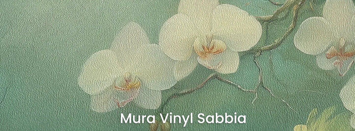 Zbliżenie na fototapetę MOONLIT ORCHIDS - tapeta z tajemniczymi kwiatami w mistycznej poświacie na podłożu o strukturze ziarna piasku.