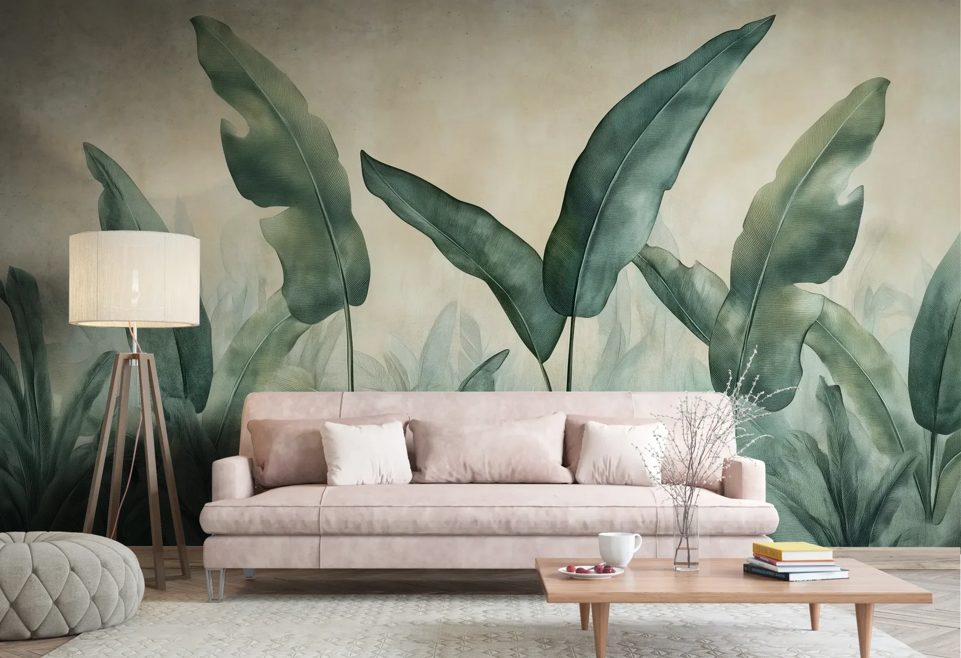 Wzór fototapety EMERALD WHISPERS - tapeta z tropikalnymi liśćmi w odcieniach zieleni pokazanej w aranżacji salonu.