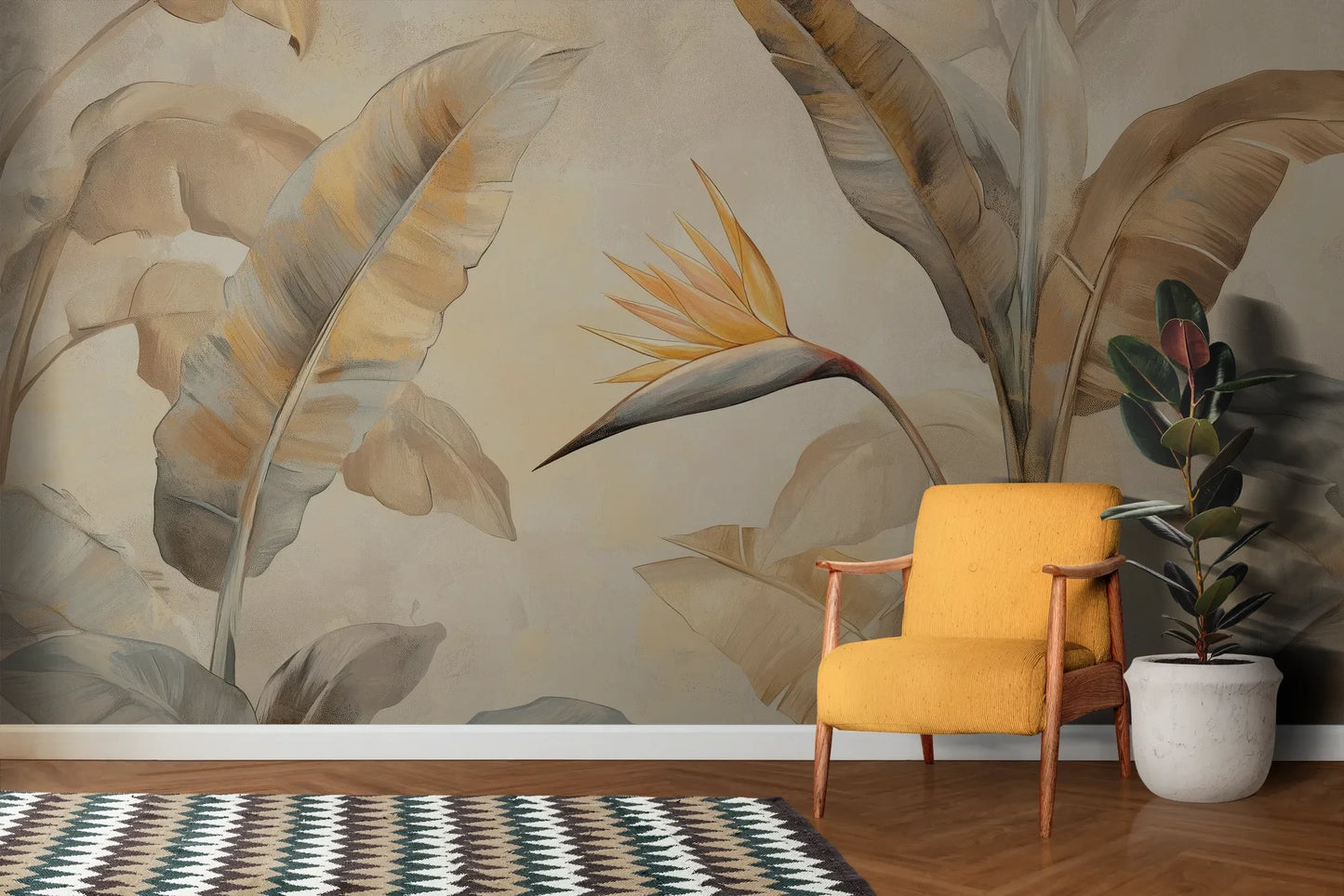 Wzór fototapety SUNLIT STRELITZIA - tapeta z egzotycznym rajskim ptakiem w pastelowych barwach pokazanej w aranżacji salonu.