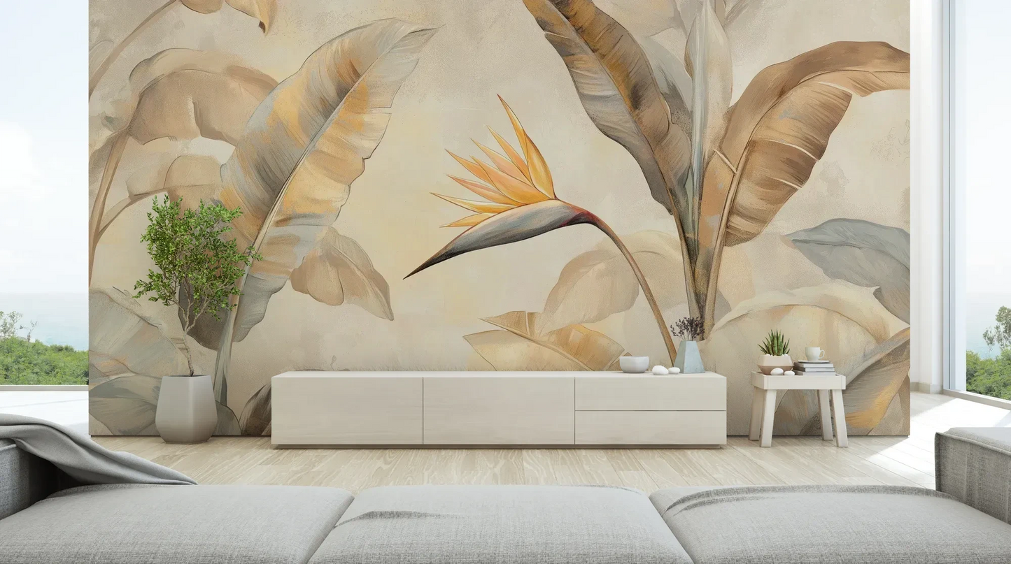 Wzór fototapety SUNLIT STRELITZIA - tapeta z egzotycznym rajskim ptakiem w pastelowych barwach pokazanej w aranżacji salonu.
