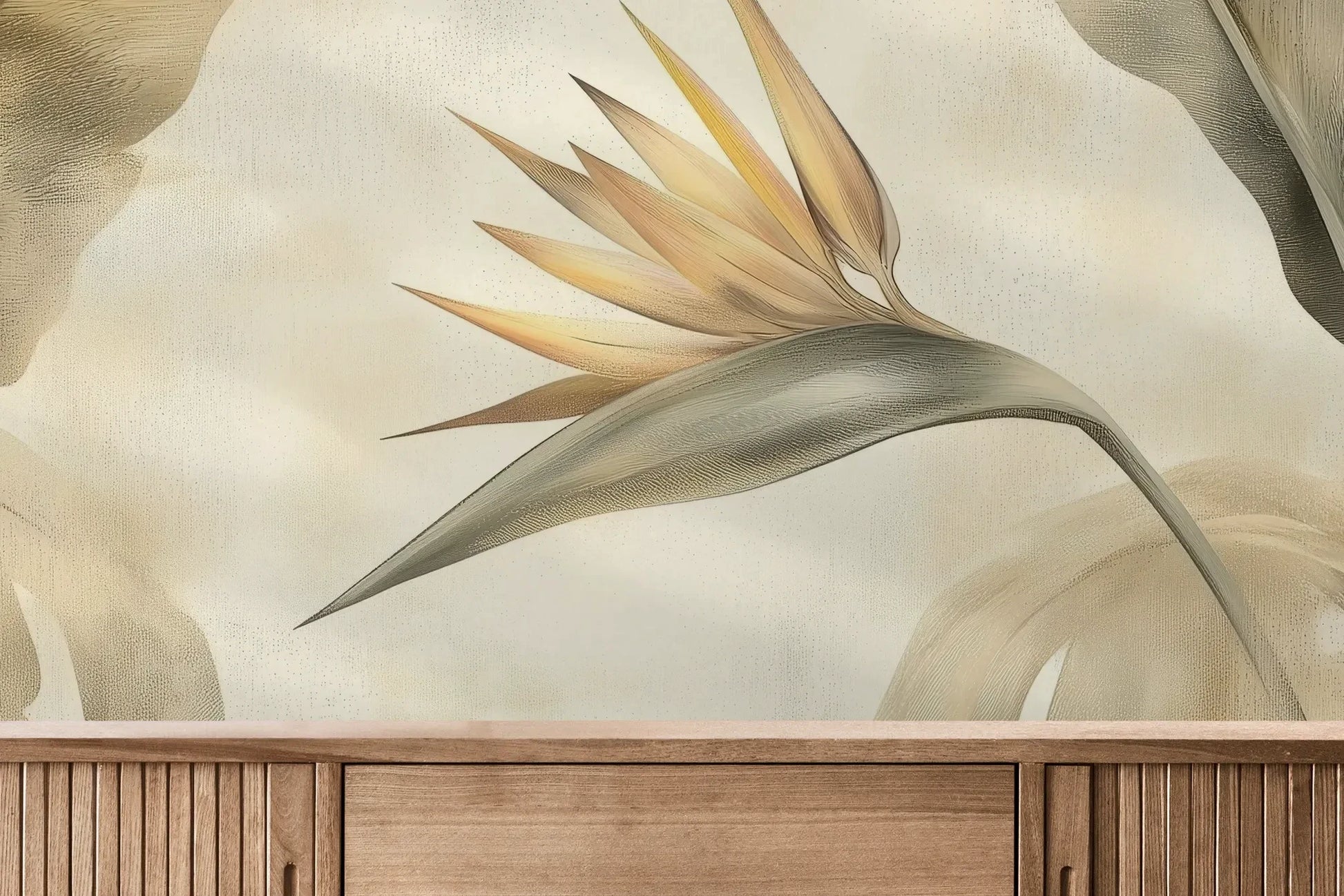 Fototapeta DESERT SYMPHONY - tapeta z beżowymi liśćmi palmowymi i rajskim ptakiem pokazana w aranżacji wnętrza z akcentem na ścianie.