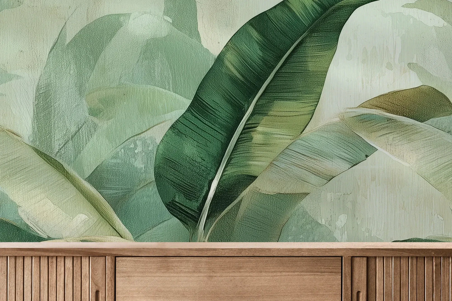 Fototapeta BANANA LEAF SYMPHONY - tapeta z tropikalnymi liśćmi bananowca pokazana w aranżacji wnętrza z akcentem na ścianie.