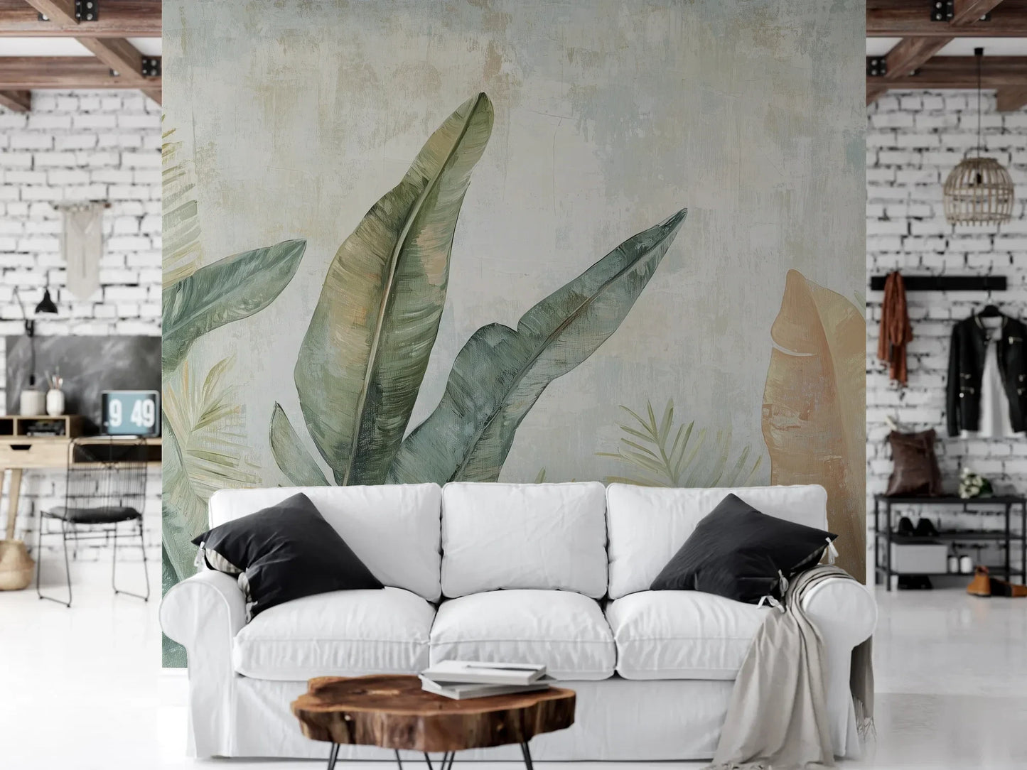 Wzór fototapety TROPIC WATERCOLORS - tapeta z egzotycznymi liśćmi w akwarelowej stylistyce pokazanej w aranżacji salonu.