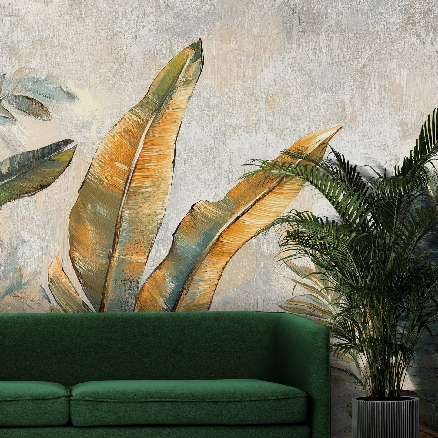 Fototapeta GILDED FOLIAGE - tapeta z tropikalnymi liśćmi w złoto-turkusowej palecie pokazana w aranżacji wnętrza z akcentem na ścianie.