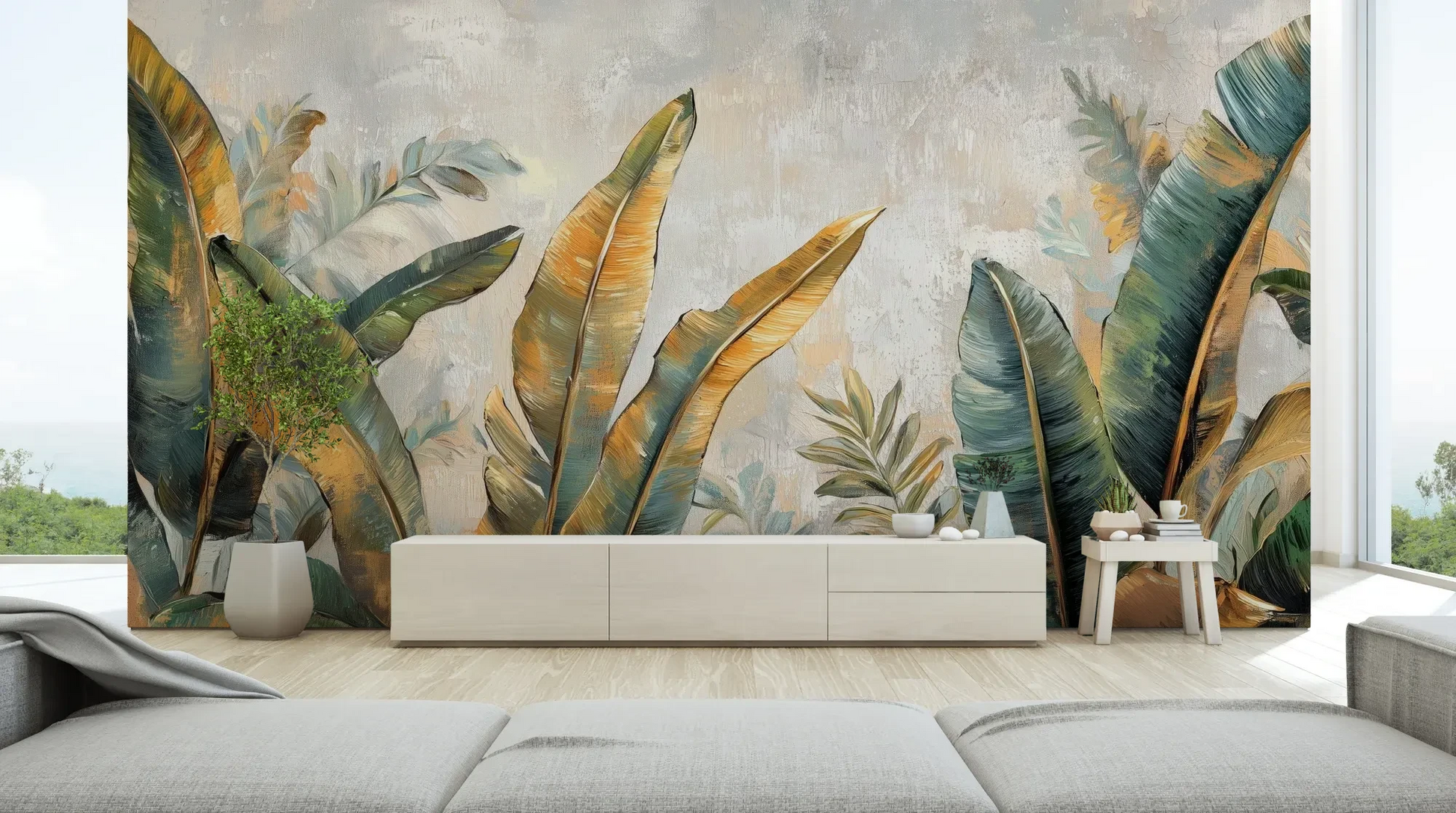 Wzór fototapety GILDED FOLIAGE - tapeta z tropikalnymi liśćmi w złoto-turkusowej palecie pokazanej w aranżacji salonu.
