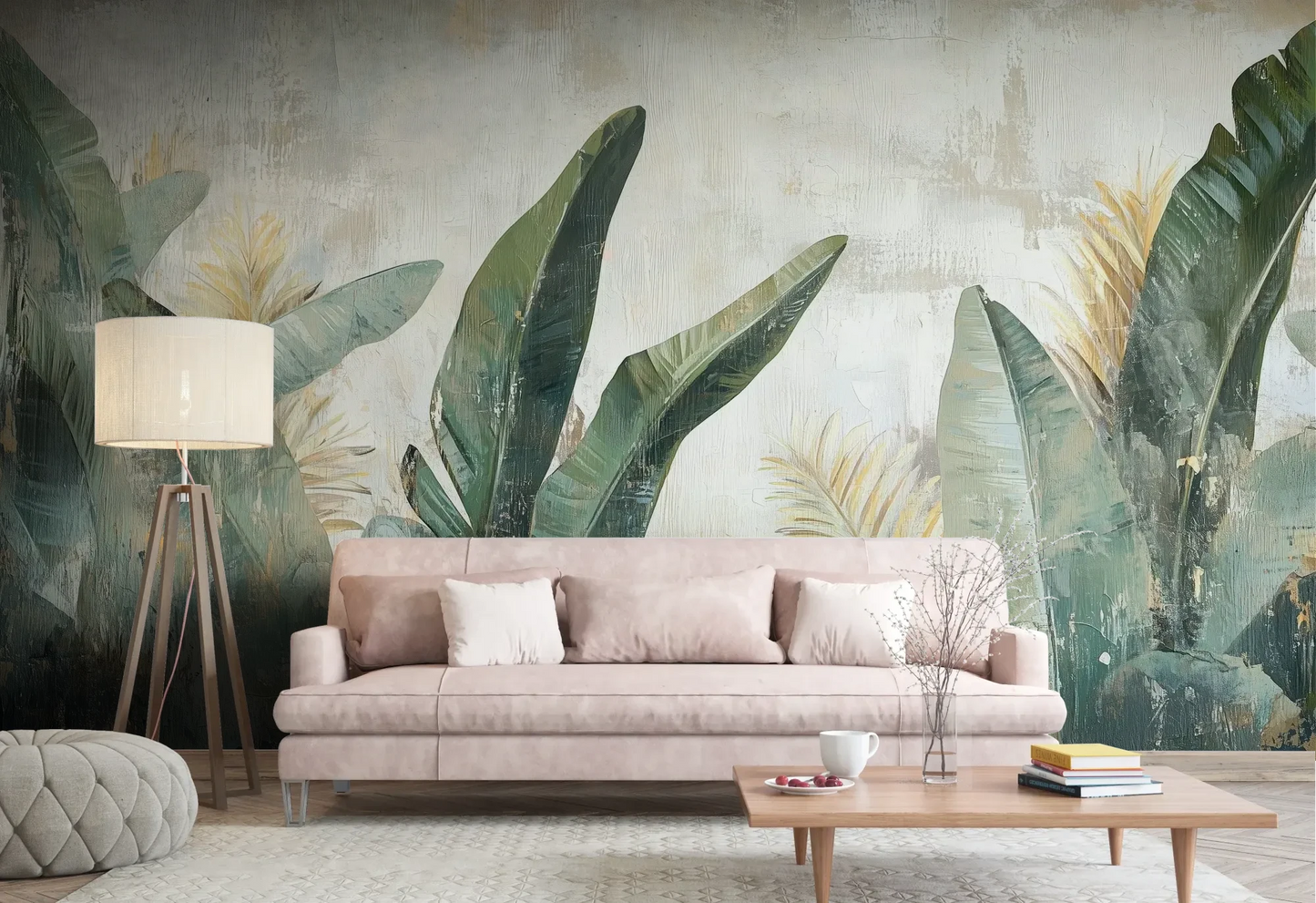 Wzór fototapety TROPICAL DAWN - tapeta z tropikalnymi liśćmi w pastelowych odcieniach pokazanej w aranżacji salonu.