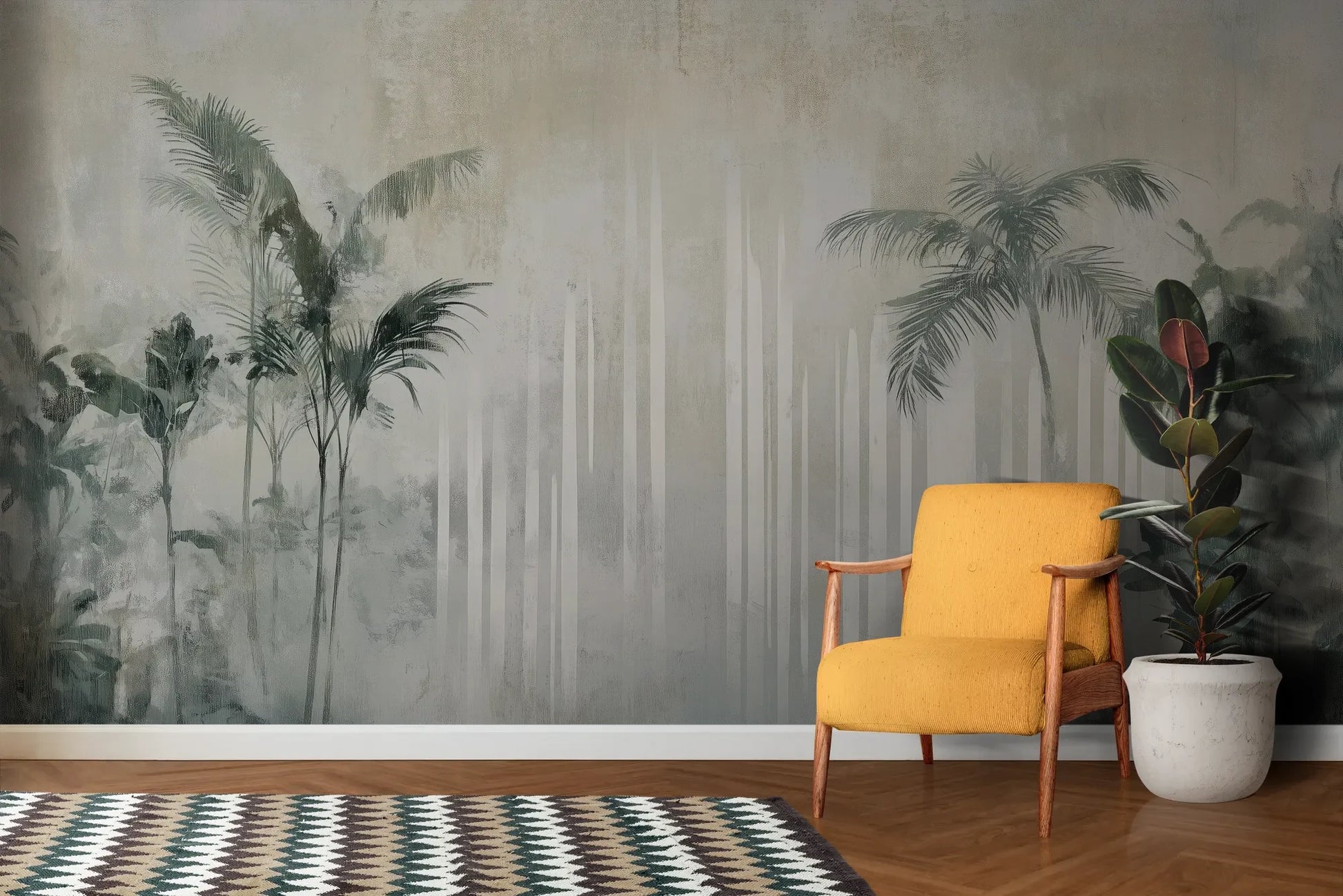 Wzór fototapety CRYSTAL PALMS - tapeta z mglistą dżunglą w delikatnych szarościach pokazanej w aranżacji salonu.