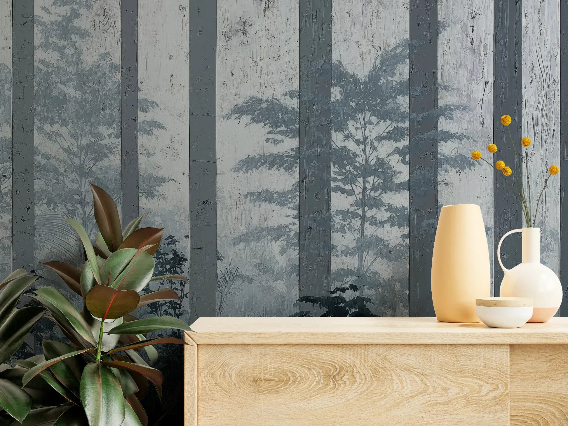 Fototapeta MISTY FOREST SENTINELS - tapeta z mglistym lasem tropikalnym pokazana w aranżacji wnętrza z akcentem na ścianie.