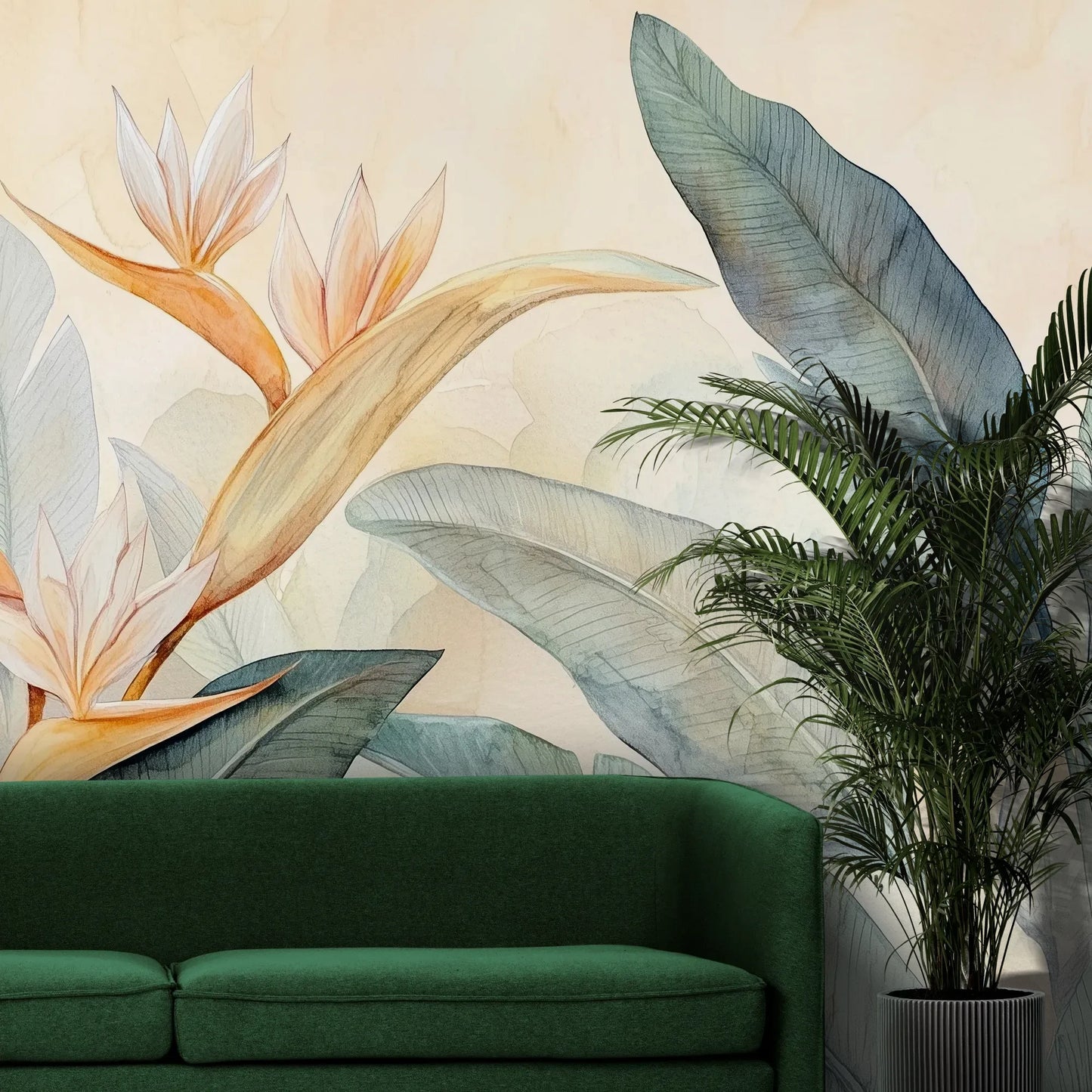 Fototapeta PARADISE BIRDS - tapeta z tropikalnymi kwiatami strelicji pokazana w aranżacji wnętrza z akcentem na ścianie.