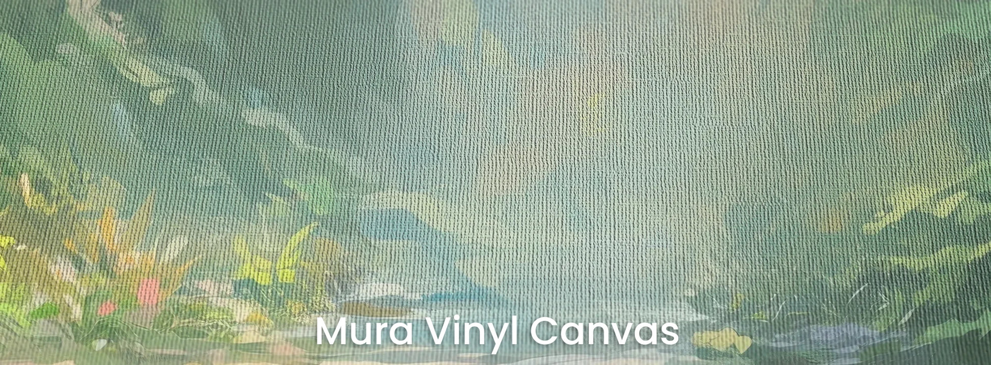 Zbliżenie na fototapetę ENCHANTED STREAM - tapeta z magicznym leśnym strumieniem na podłożu o fakturze płótna.