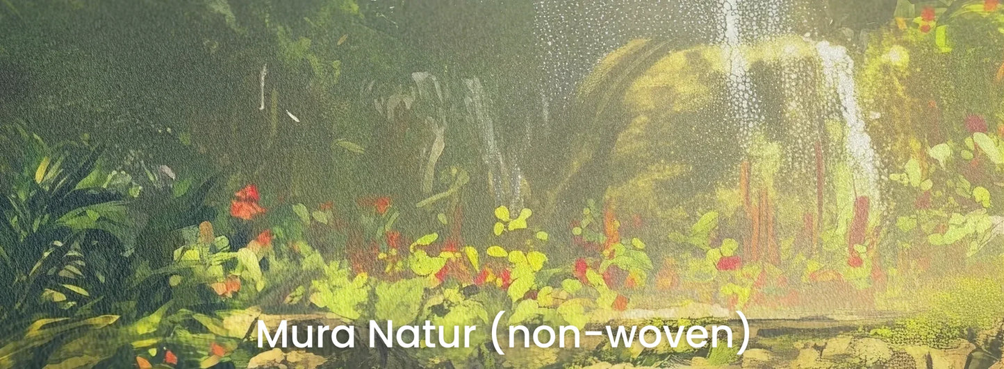 Zbliżenie na fototapetę LUMINOUS CASCADE - tapeta z magicznym wodospadem w tropikalnej dżungli na naturalnym podłożu ekologicznym.