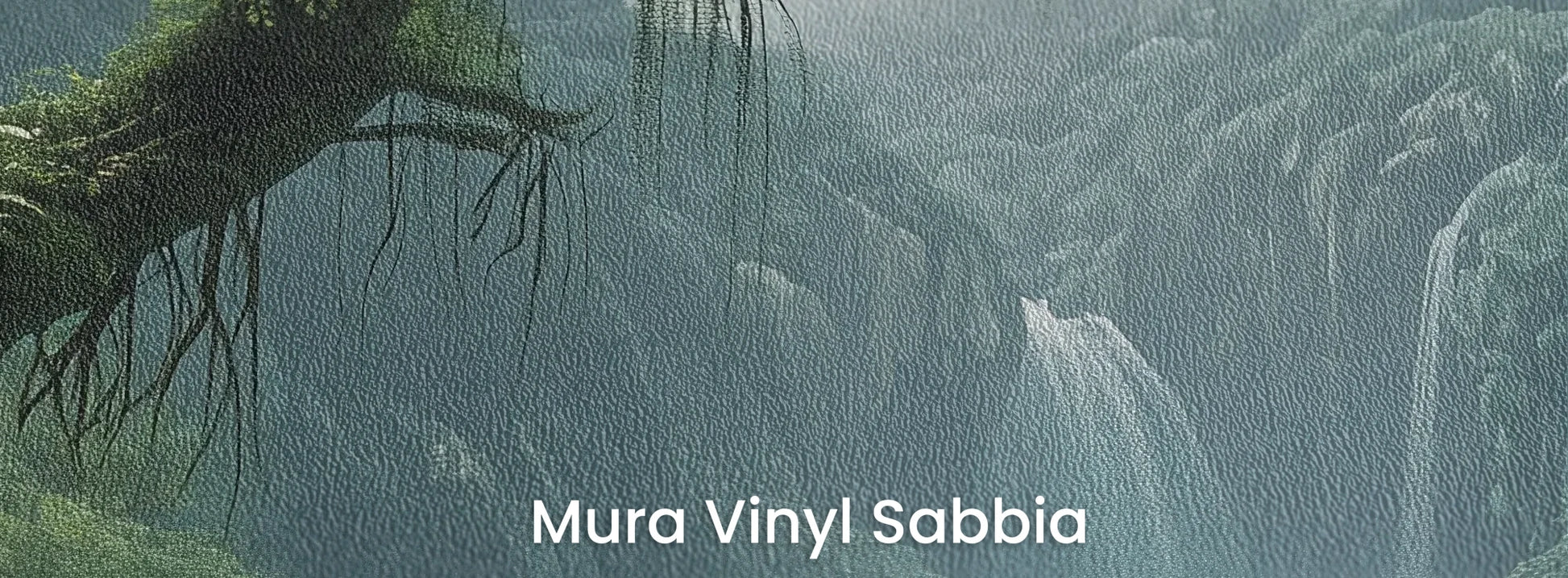 Zbliżenie na fototapetę CRYSTAL FALLS - tapeta z mistycznym wodospadem w tropikalnej dżungli na podłożu o strukturze ziarna piasku.