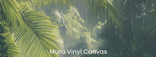 Zbliżenie na fototapetę SUNLIT PALMS - tapeta z tropikalnym ogrodem w promieniach słońca na podłożu o fakturze płótna.