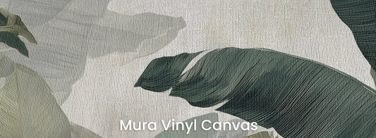 Zbliżenie na fototapetę TROPICAL SHADOWS - tapeta z tropikalnymi liśćmi bananowca w artystycznym stylu na podłożu o fakturze płótna.