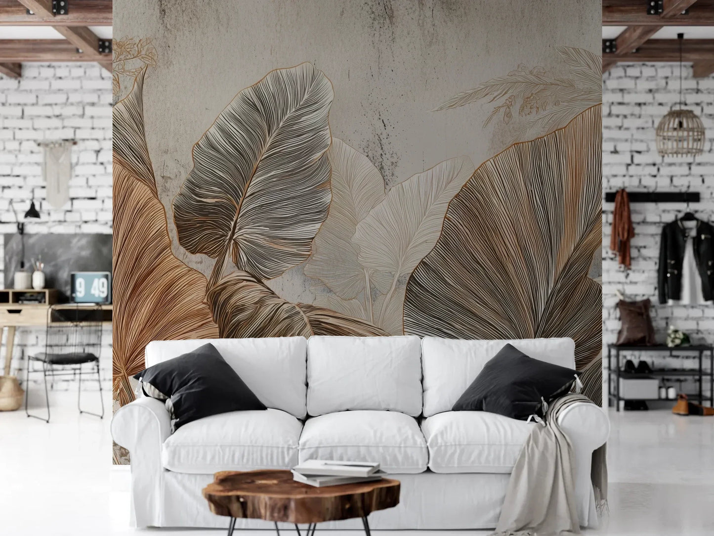 Wzór fototapety DESERT PALMS - tapeta z egzotycznymi liśćmi w ciepłych beżach pokazanej w aranżacji salonu.