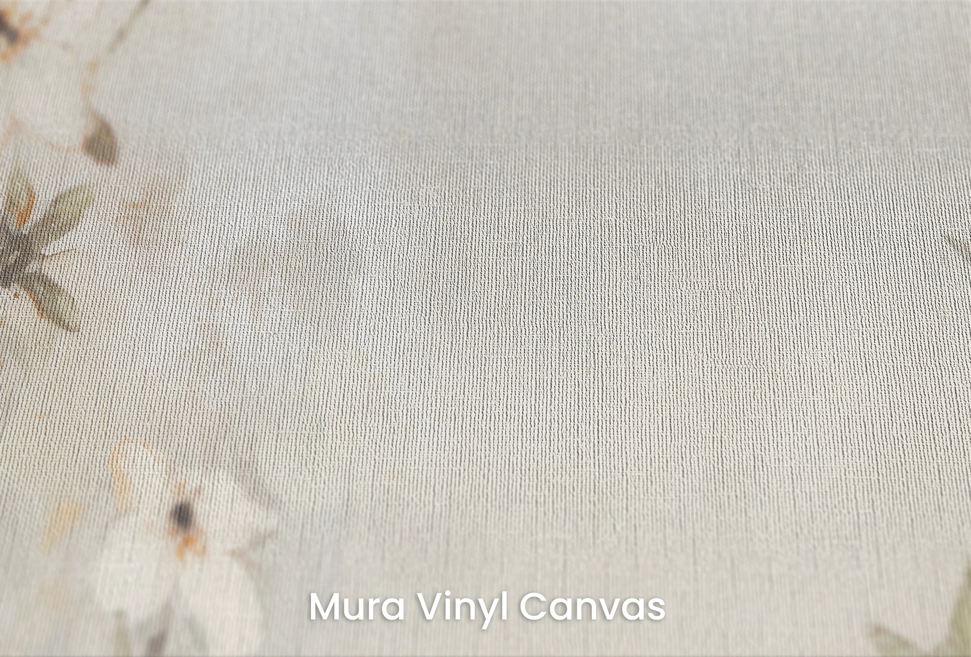 Zbliżenie na artystyczną fototapetę o nazwie TranquilGreens na podłożu Mura Vinyl Canvas - faktura naturalnego płótna.