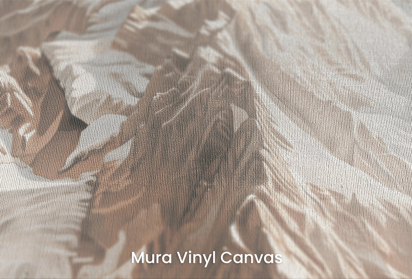 Zbliżenie na artystyczną fototapetę o nazwie Beige Summit na podłożu Mura Vinyl Canvas - faktura naturalnego płótna.