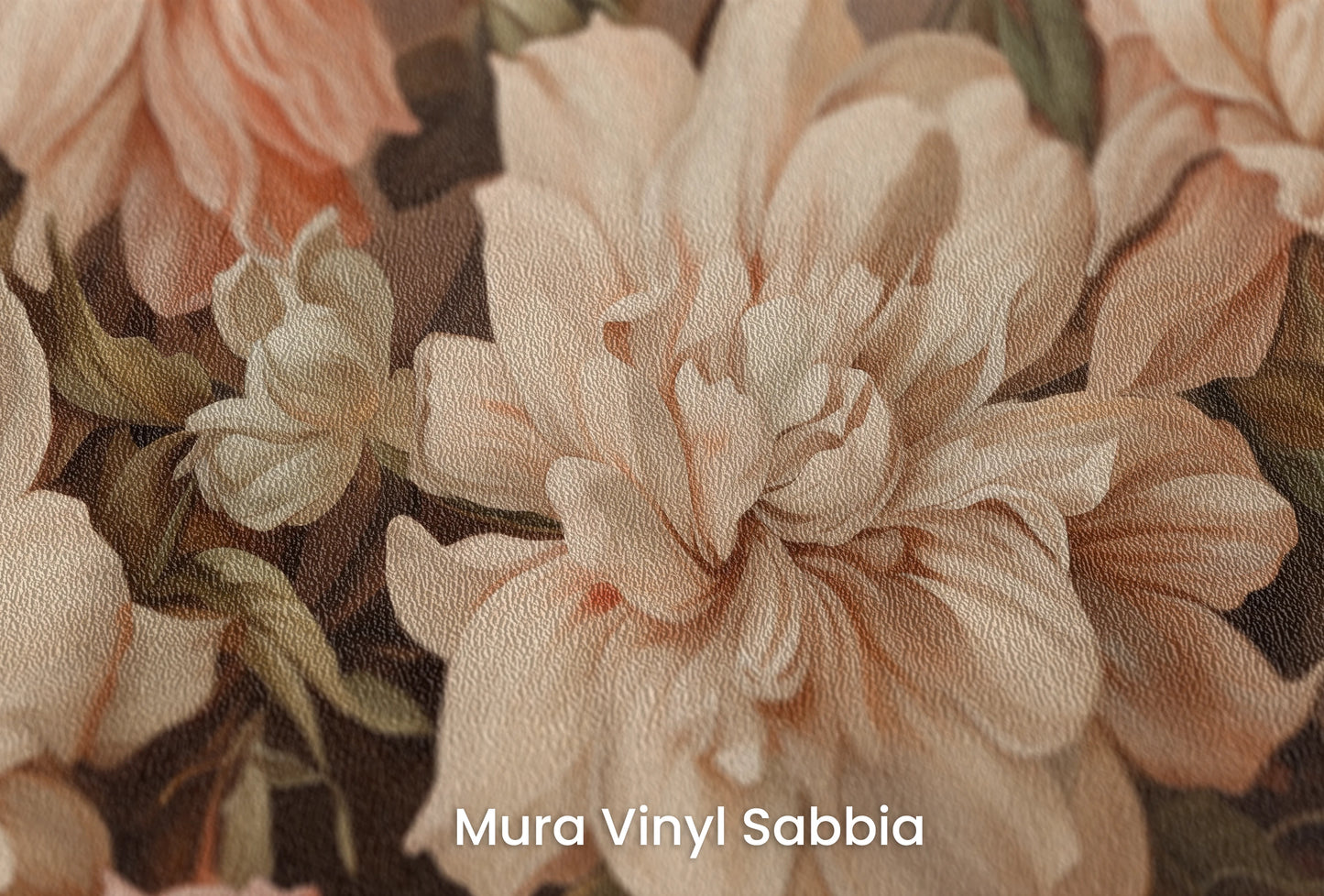 Zbliżenie na artystyczną fototapetę o nazwie Vintage Bloom na podłożu Mura Vinyl Sabbia struktura grubego ziarna piasku.