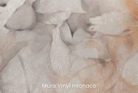 Zbliżenie na artystyczną fototapetę o nazwie Blush Harmony na podłożu Mura Vinyl Intonaco - struktura tartego tynku.