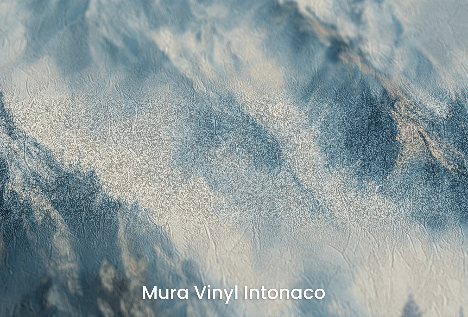 Zbliżenie na artystyczną fototapetę o nazwie Icy Peaks na podłożu Mura Vinyl Intonaco - struktura tartego tynku.