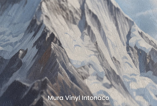 Zbliżenie na artystyczną fototapetę o nazwie Alpine Grandeur na podłożu Mura Vinyl Intonaco - struktura tartego tynku.