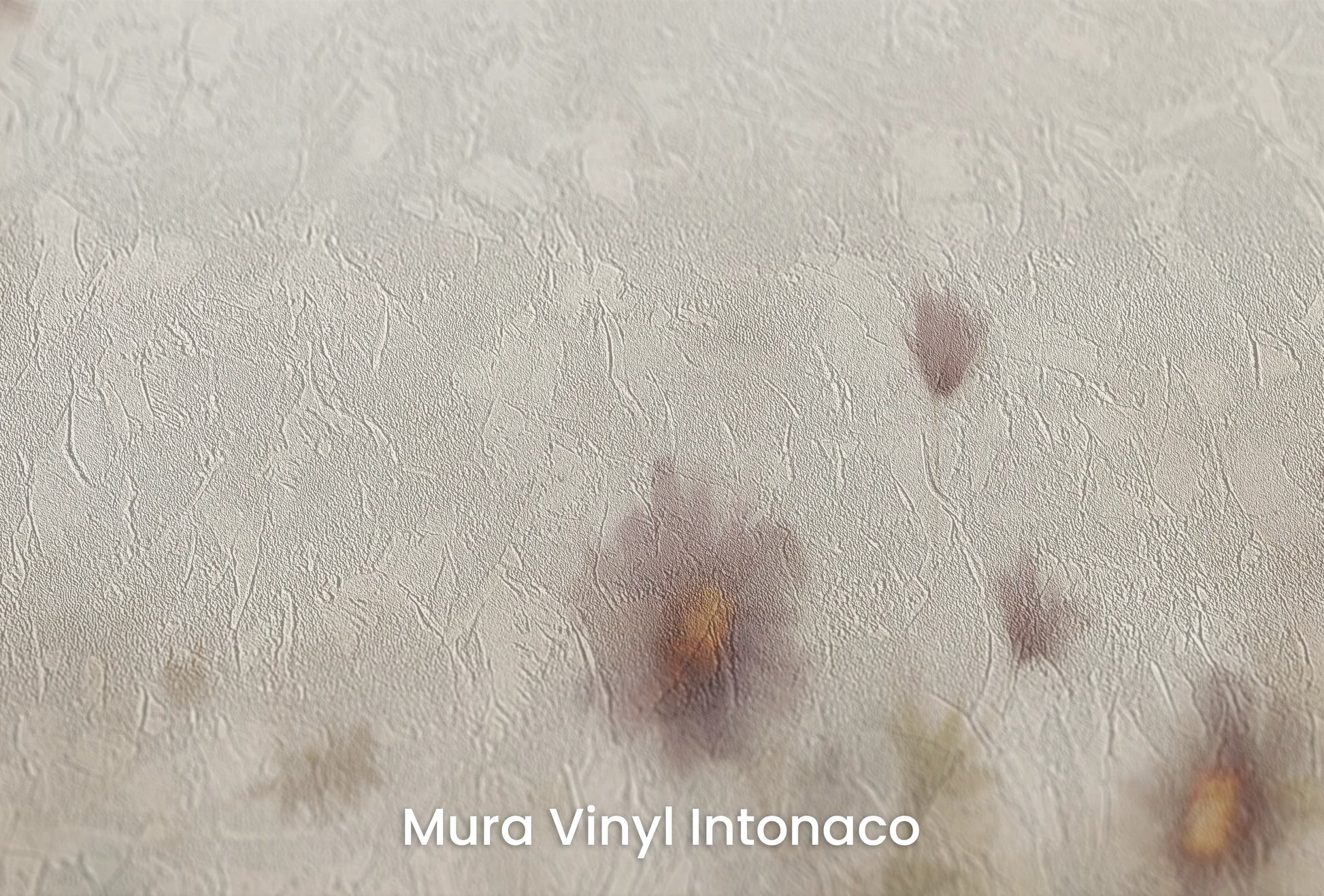 Zbliżenie na artystyczną fototapetę o nazwie Serene Blossoms na podłożu Mura Vinyl Intonaco - struktura tartego tynku.