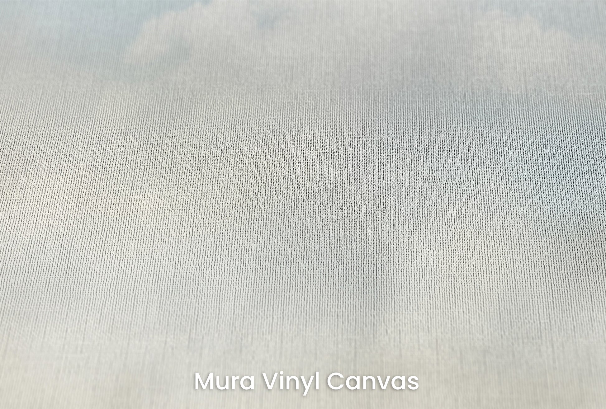 Zbliżenie na artystyczną fototapetę o nazwie HEAVENLY BLUE SERENITY CANVAS na podłożu Mura Vinyl Canvas - faktura naturalnego płótna.