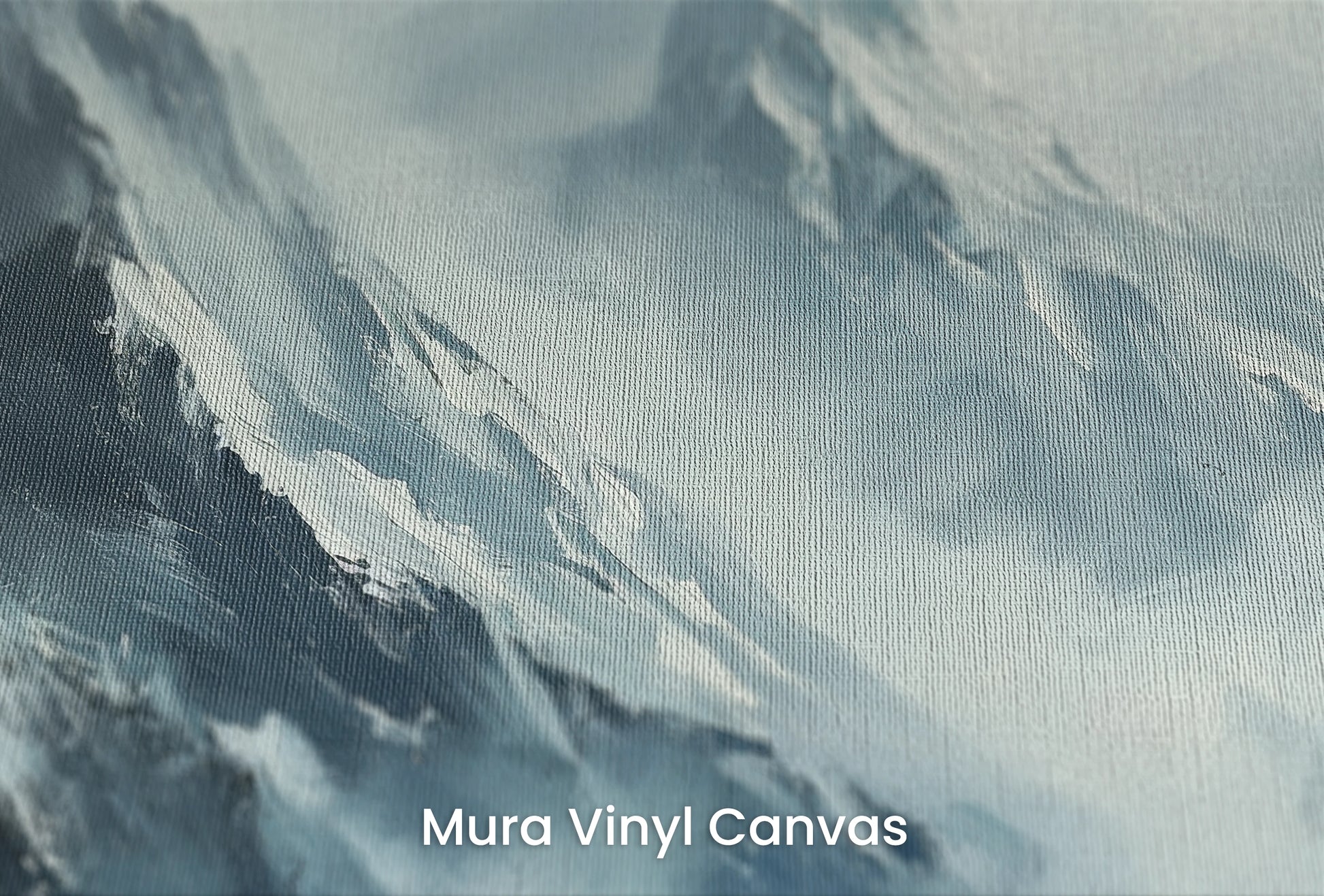 Zbliżenie na artystyczną fototapetę o nazwie Frostbound Majesty na podłożu Mura Vinyl Canvas - faktura naturalnego płótna.