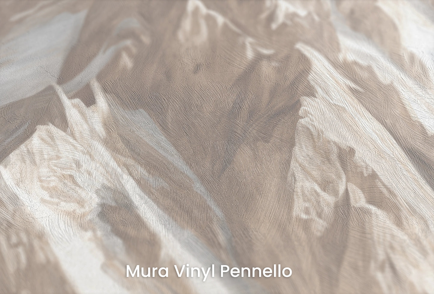 Zbliżenie na artystyczną fototapetę o nazwie Serene Altitude na podłożu Mura Vinyl Pennello - faktura pociągnięć pędzla malarskiego.