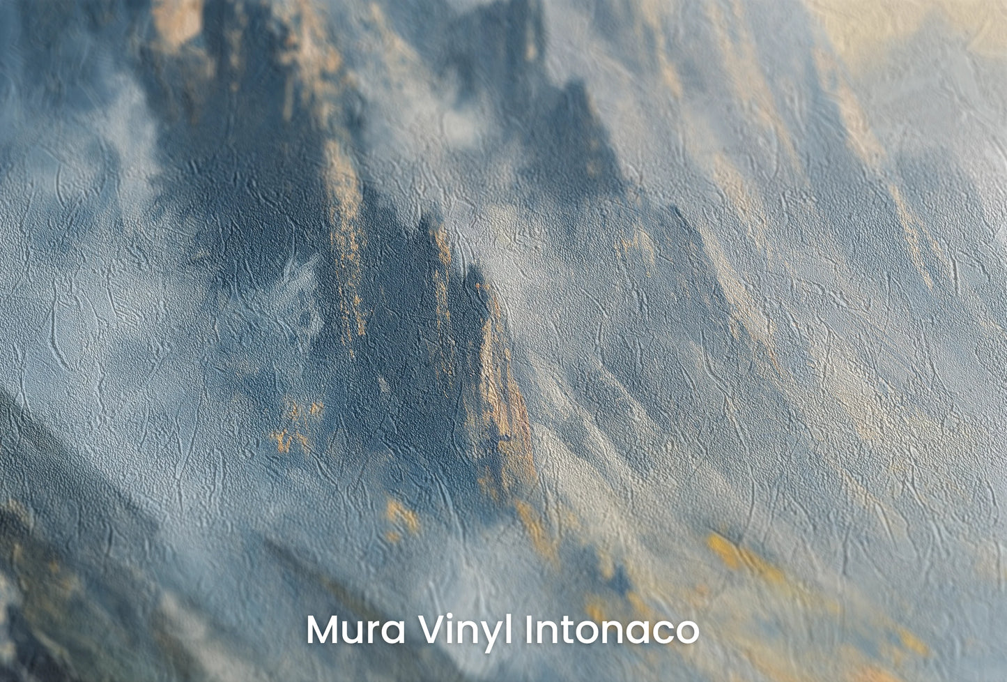 Zbliżenie na artystyczną fototapetę o nazwie Mountain Majesty na podłożu Mura Vinyl Intonaco - struktura tartego tynku.