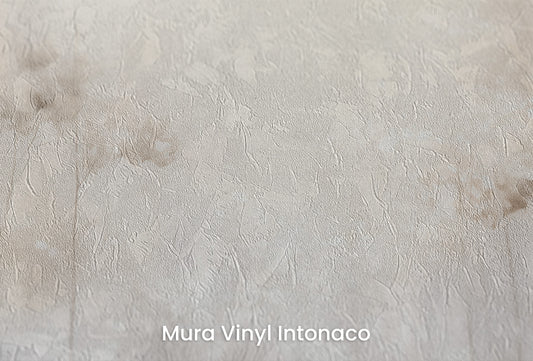 Zbliżenie na artystyczną fototapetę o nazwie ETHEREAL GARDEN GLIMMER na podłożu Mura Vinyl Intonaco - struktura tartego tynku.