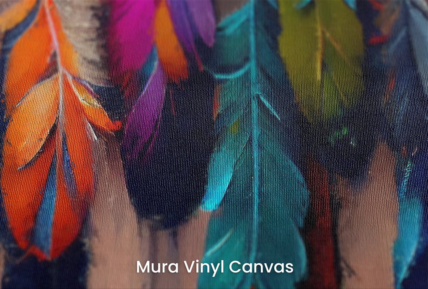 Zbliżenie na artystyczną fototapetę o nazwie Mystic Feathers na podłożu Mura Vinyl Canvas - faktura naturalnego płótna.