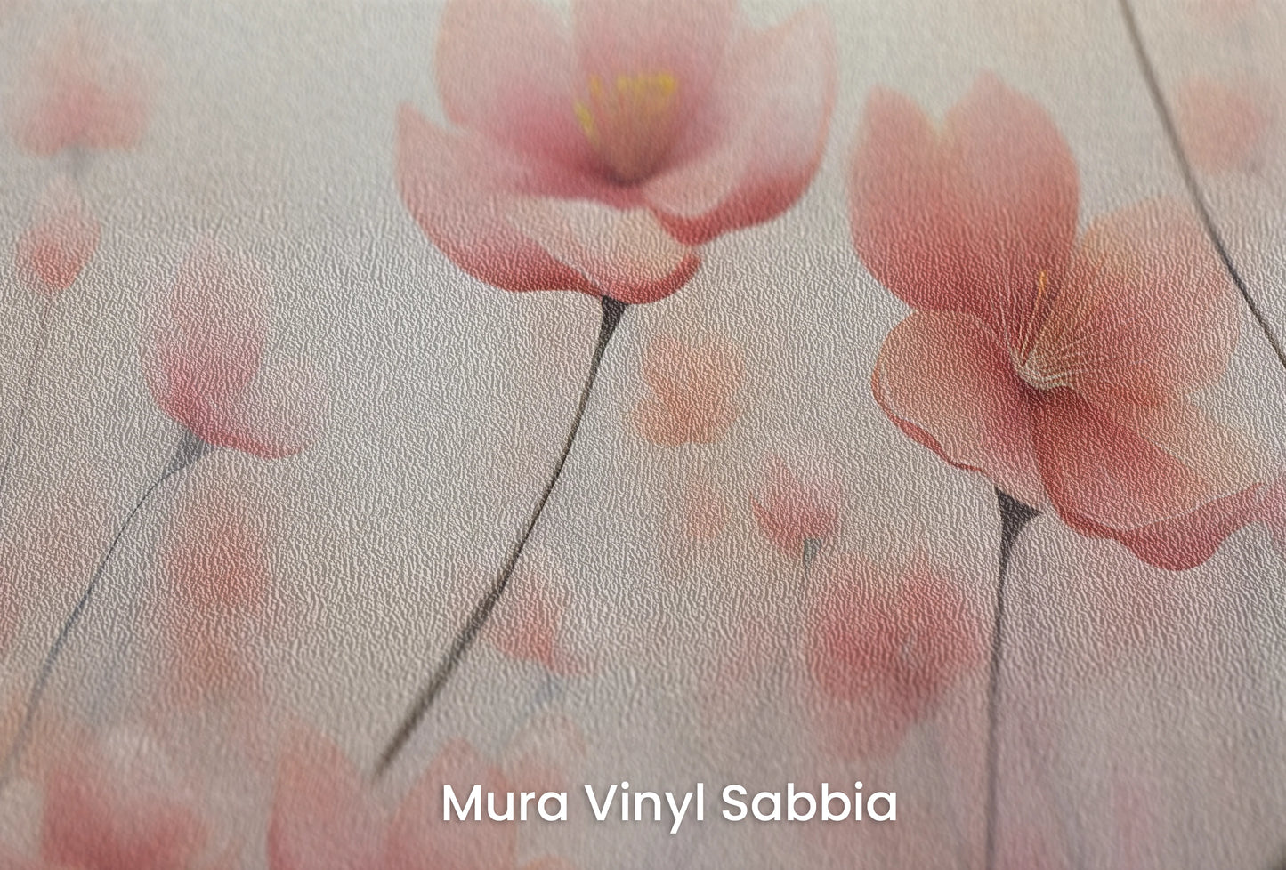 Zbliżenie na artystyczną fototapetę o nazwie Blossom Haze #2 na podłożu Mura Vinyl Sabbia struktura grubego ziarna piasku.