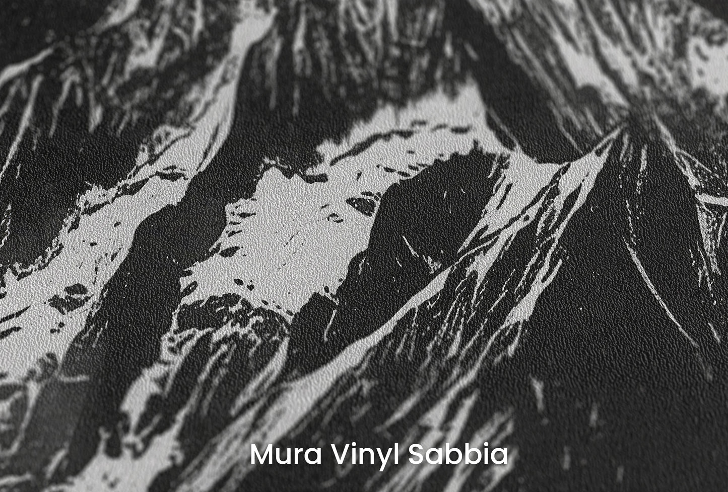 Zbliżenie na artystyczną fototapetę o nazwie Monochrome Mountains na podłożu Mura Vinyl Sabbia struktura grubego ziarna piasku.