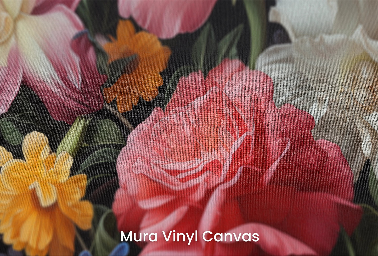 Zbliżenie na artystyczną fototapetę o nazwie Night Bloom Ensemble na podłożu Mura Vinyl Canvas - faktura naturalnego płótna.