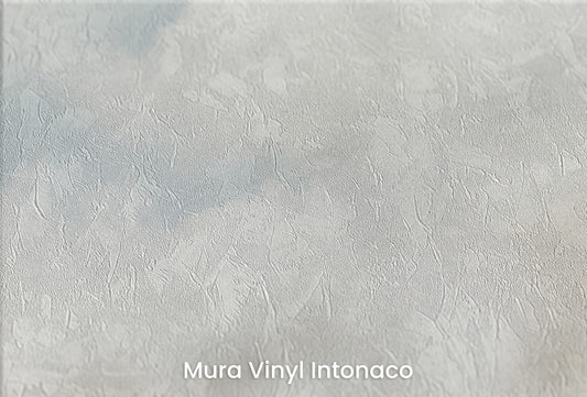 Zbliżenie na artystyczną fototapetę o nazwie CELESTIAL DAWN MURMURS na podłożu Mura Vinyl Intonaco - struktura tartego tynku.