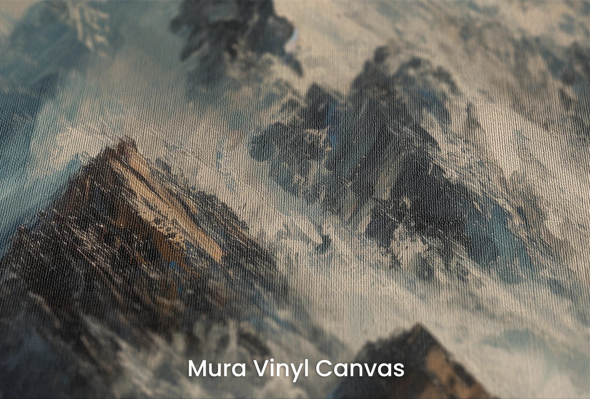 Zbliżenie na artystyczną fototapetę o nazwie Rugged Peaks na podłożu Mura Vinyl Canvas - faktura naturalnego płótna.